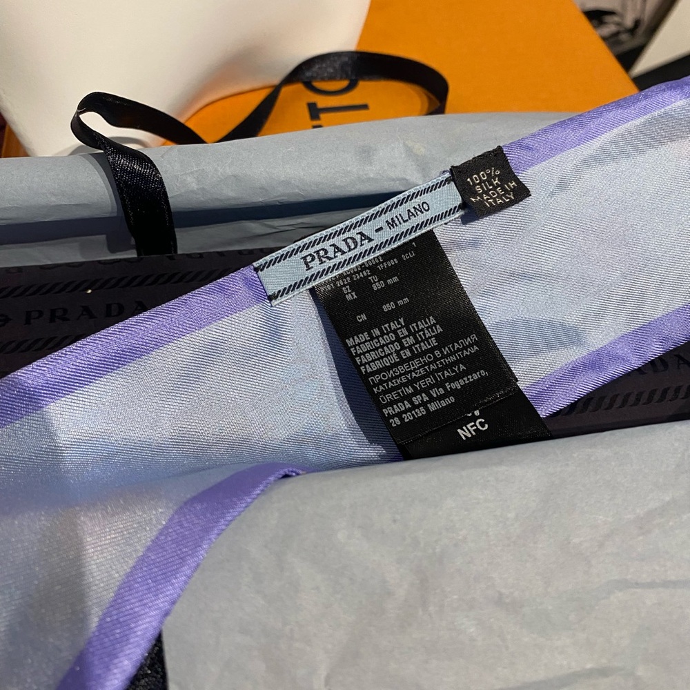 Prada Twilly/Scarf NWT - Picture 3 of 4